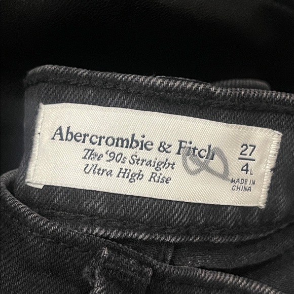 Abercrombie & Fitch The 90's Straight Ultra High Rise Jeans Faux Leather 27L - Picture 8 of 9